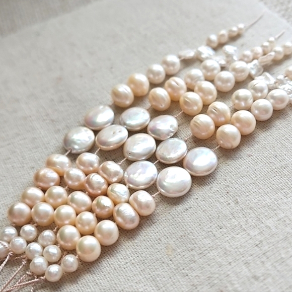 ⚡️LAST ONE⚡️9 Matching Pairs Cream & White Sizes Freshwater Pearls *One Strand* - Picture 1 of 5